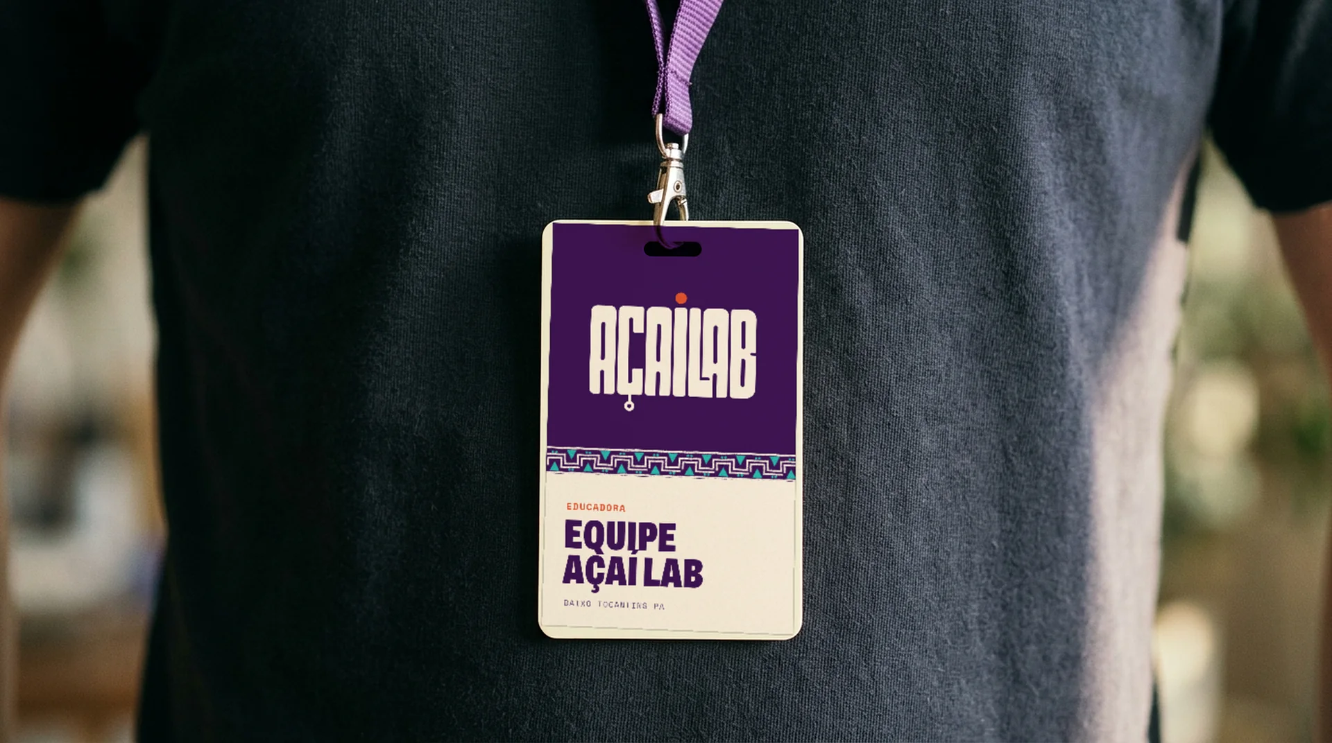 Crachá com o logo